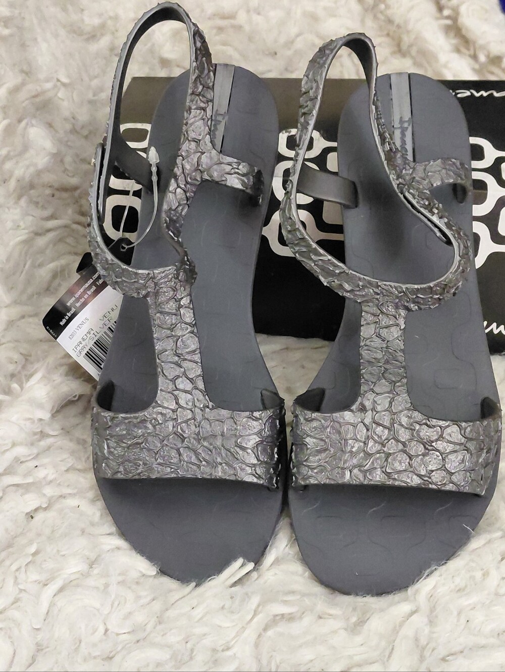 Ipanema Metallic Gray Textured Slingback Sandals - Women